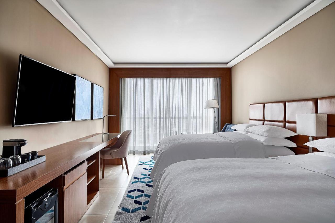 Sheraton Santos Hotel Экстерьер фото A guest room at the Hilton Garden Inn